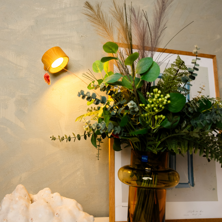 Wireless LED Wall Light with 360° Rotation, Touch Dimming, 3 Light Colors and USB-C Battery 6