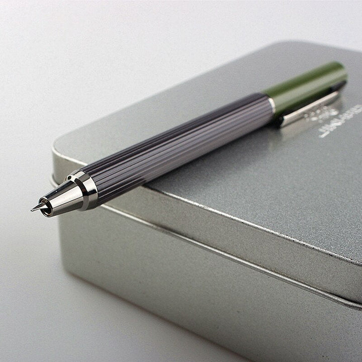 Retractable Fountain Pen with Steel Nib in Five Colors 7