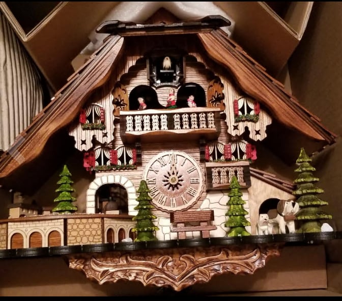 Traditional Wooden Cuckoo Clock in Chalet Design with Music, Pendulum and Night Shutoff 14