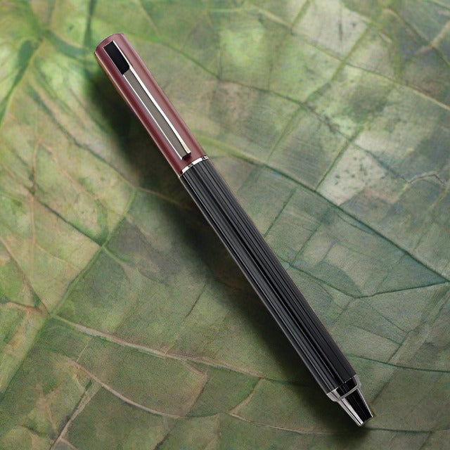 Retractable Fountain Pen with Steel Nib in Five Colors 1