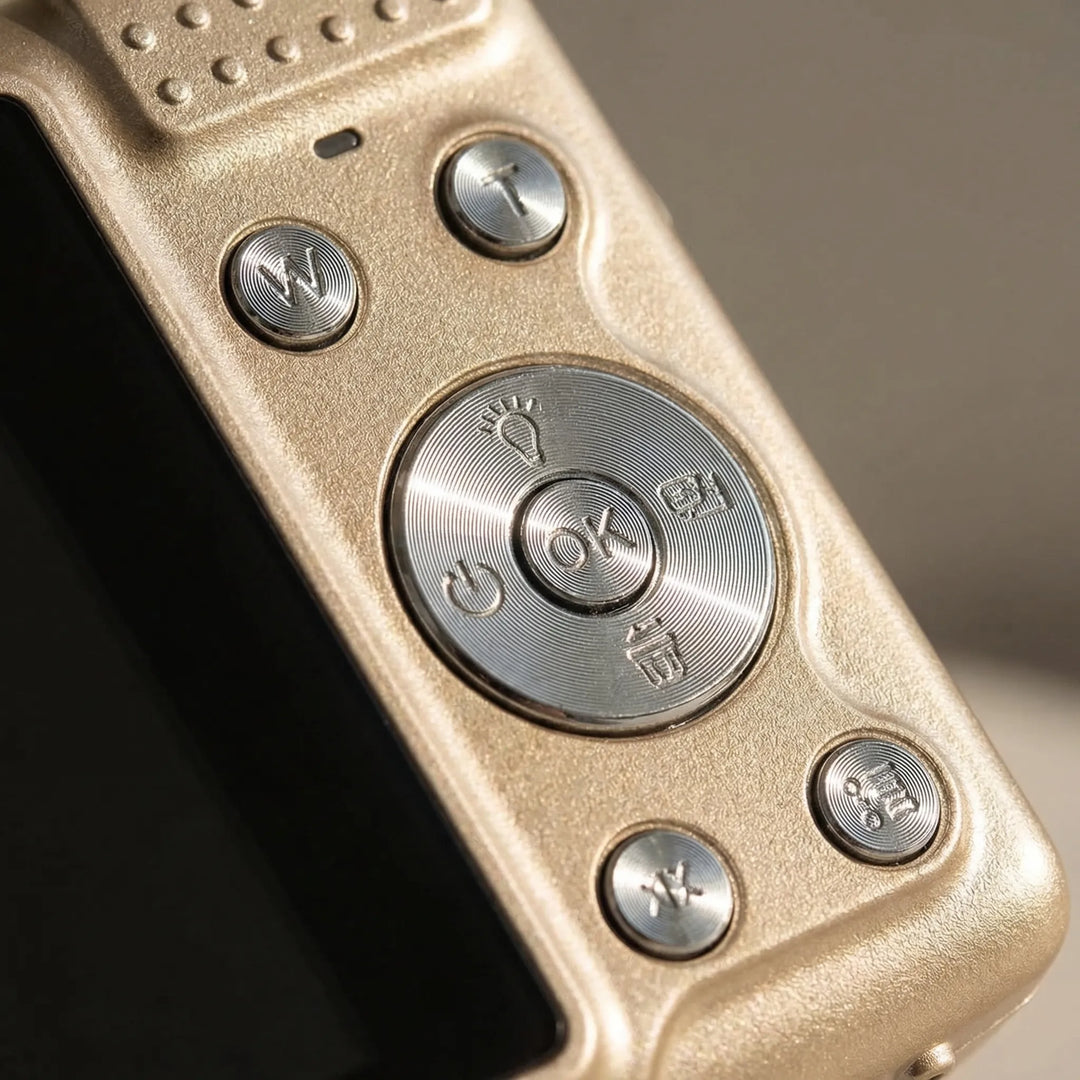 Compact Digital Camera - Clarivon