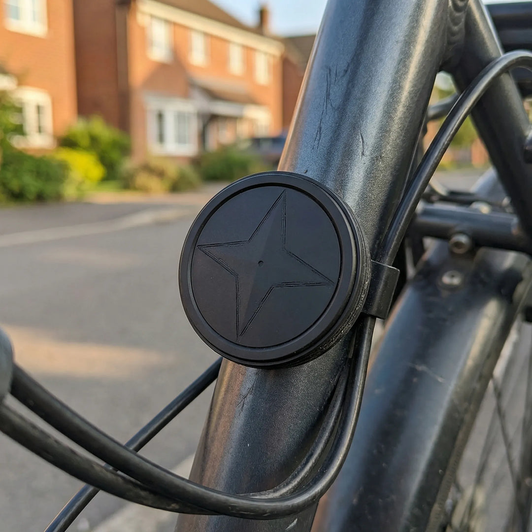 Compact Magnetic GPS Tracker - Trackio