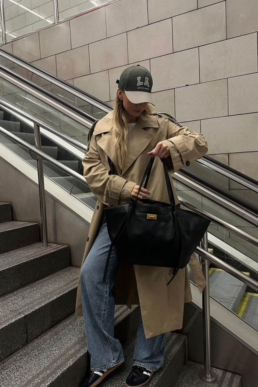 Everyday Leather Tote Bag with Front Closure Detail 5