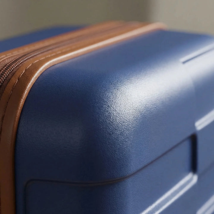 Expandable Hard Shell Checked Suitcase - Voyagio