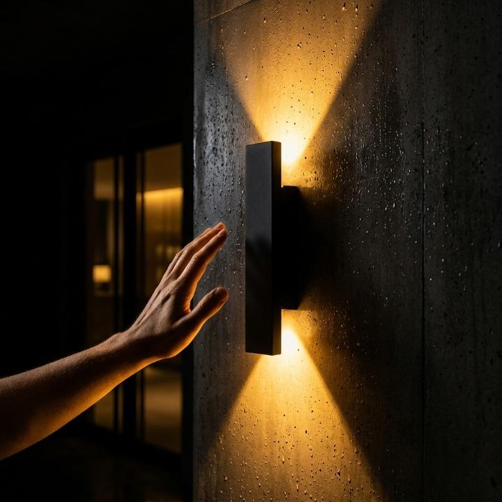 Outdoor LED Wall Light with Up-Down Beam – Weatherproof IP65 7