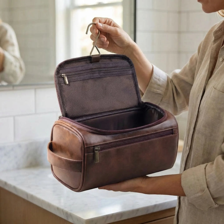 Hanging Travel Toiletry Bag - Voyagery