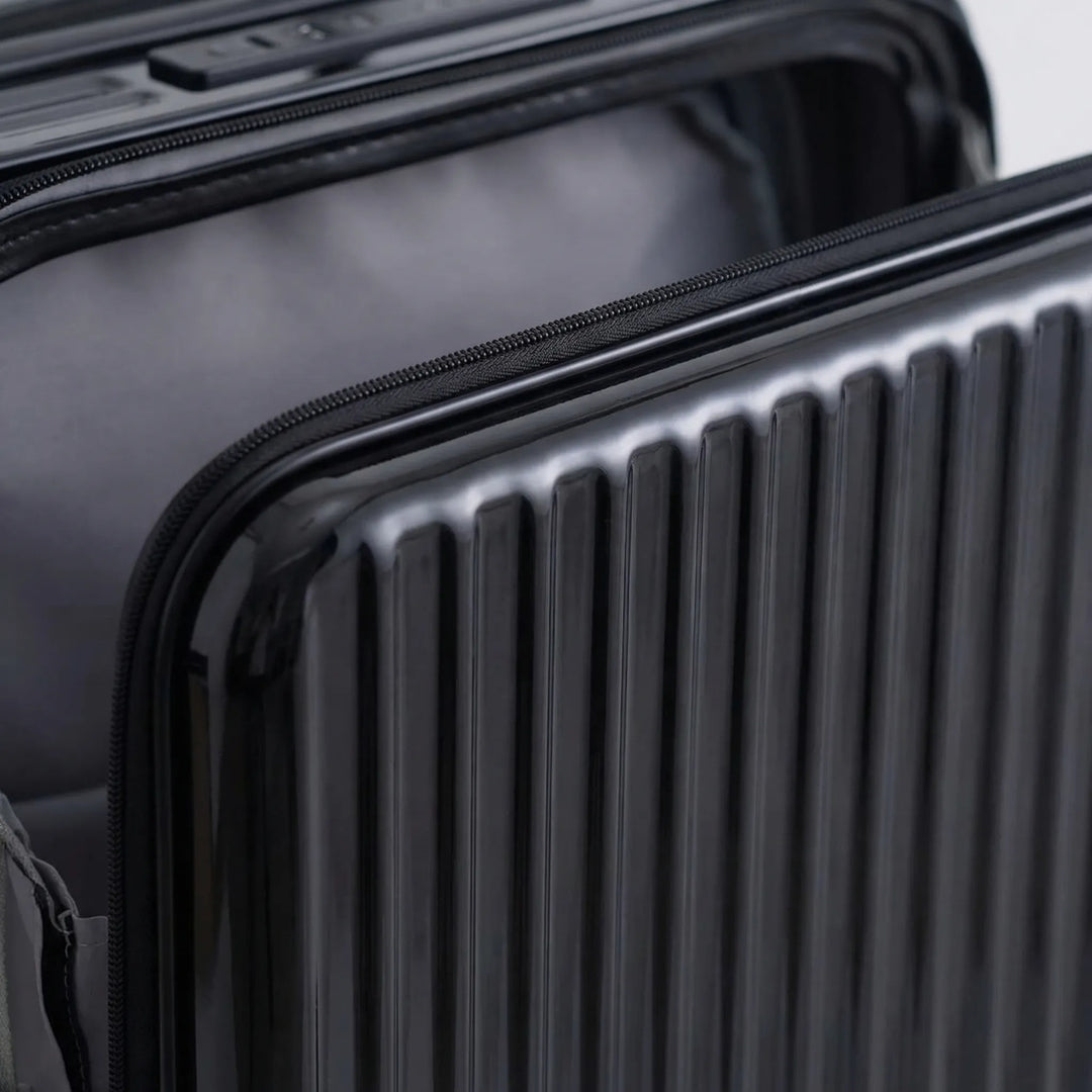 Hard-Shell Carry-On - AeroRoll