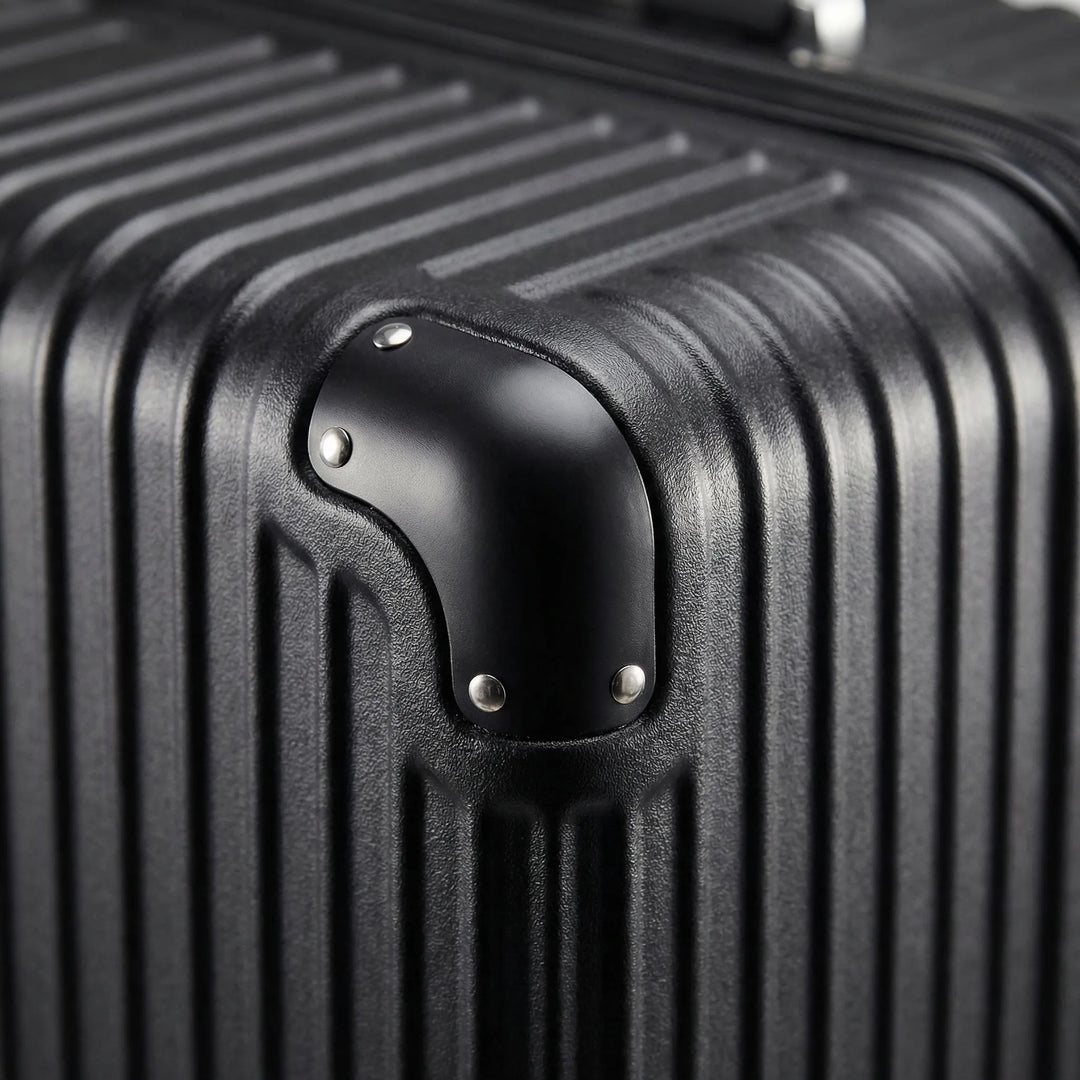 Hard Shell Luggage Set - VoyaShell
