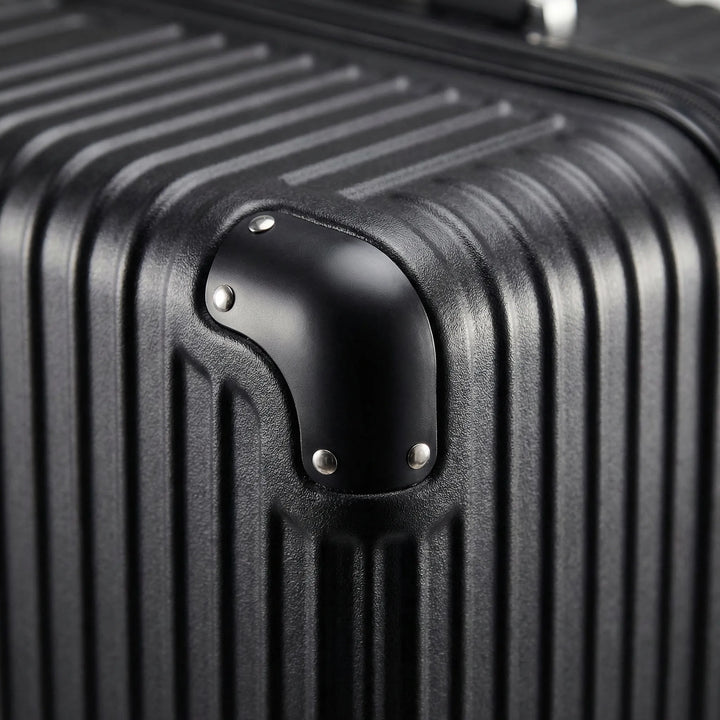 Hard Shell Luggage Set - VoyaShell