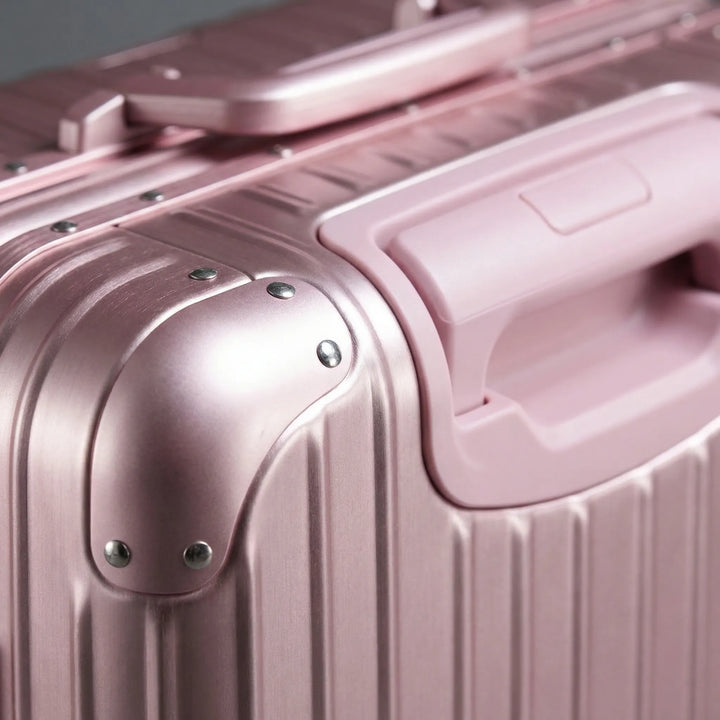 Hard Shell Spinner Suitcase - AeroTrek