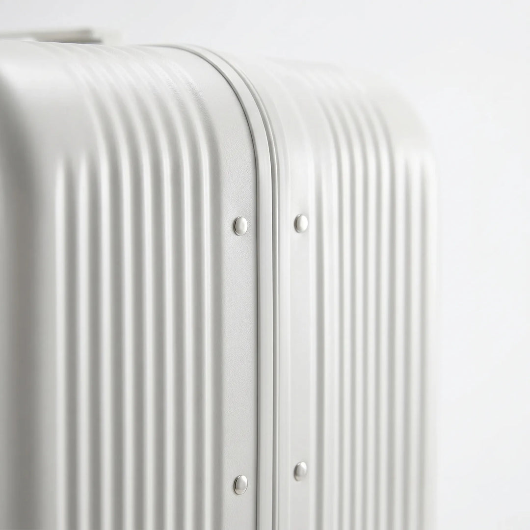 Hard Shell Spinner Suitcase - Voyara