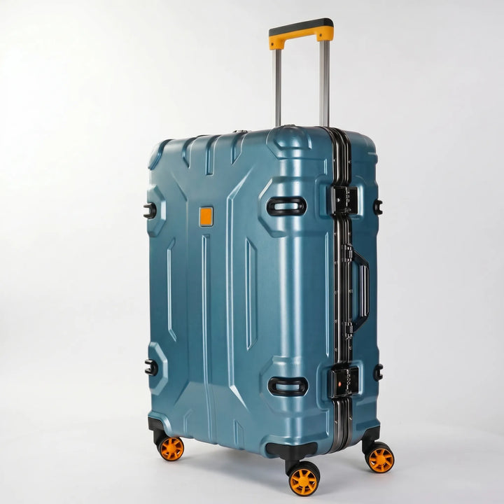 Hard Shell Suitcase - Aerotrek