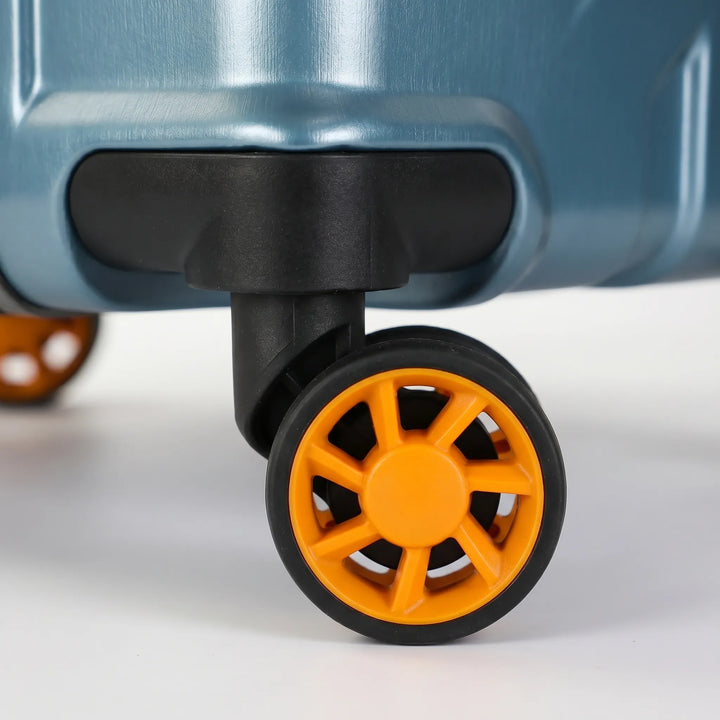 Hard Shell Suitcase - Aerotrek