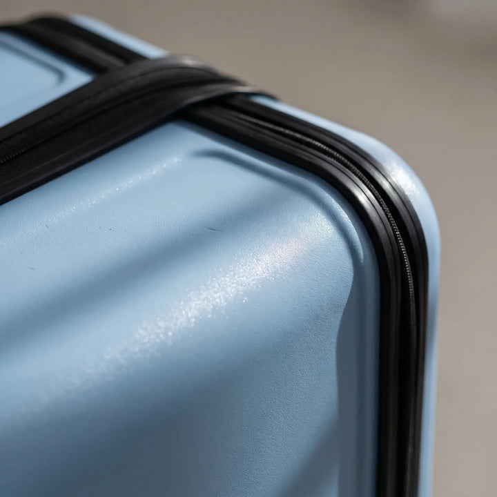 Lightweight Hard Shell Suitcase - Aerotrek