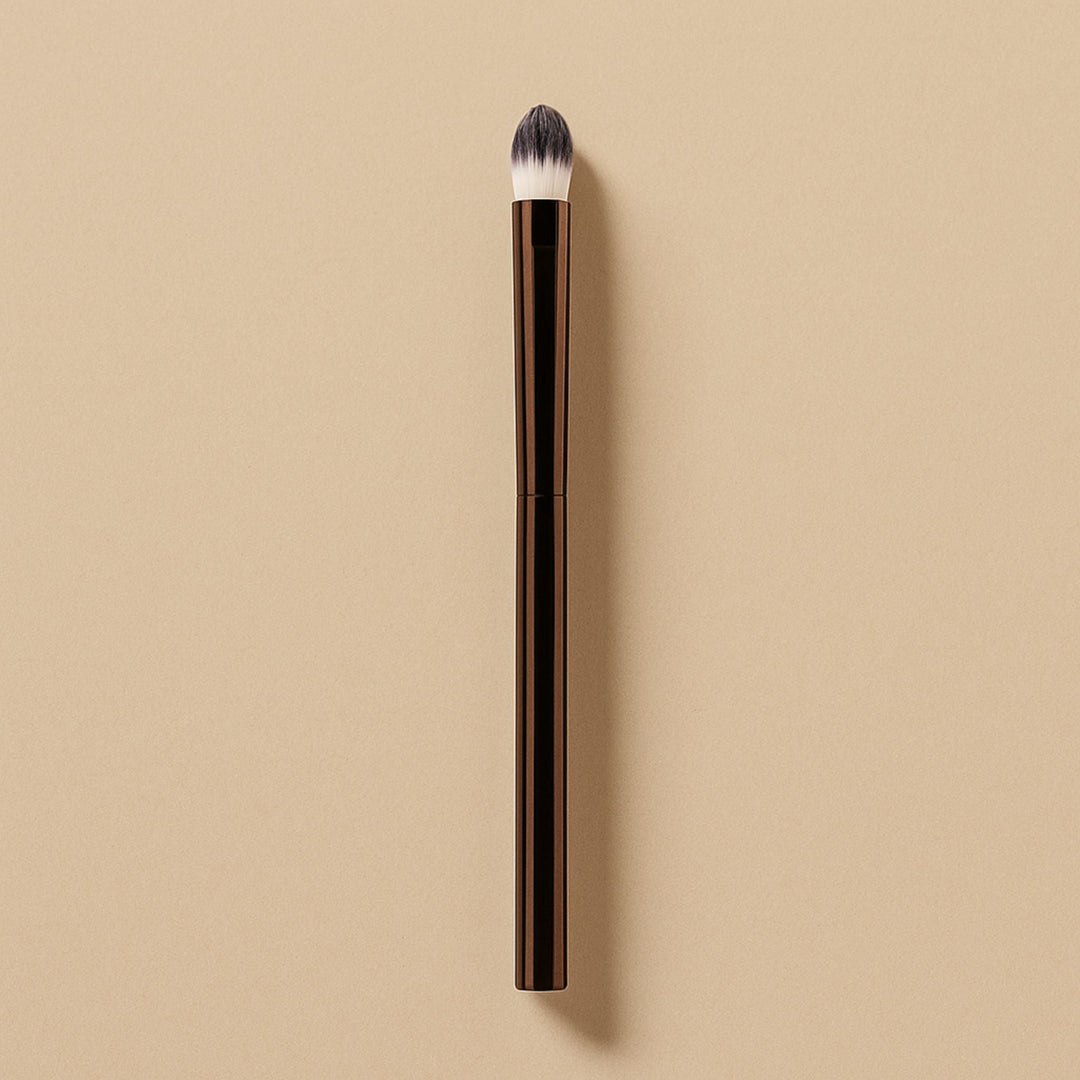 Precision Concealer Makeup Brush - Soft Synthetic Bristles 1