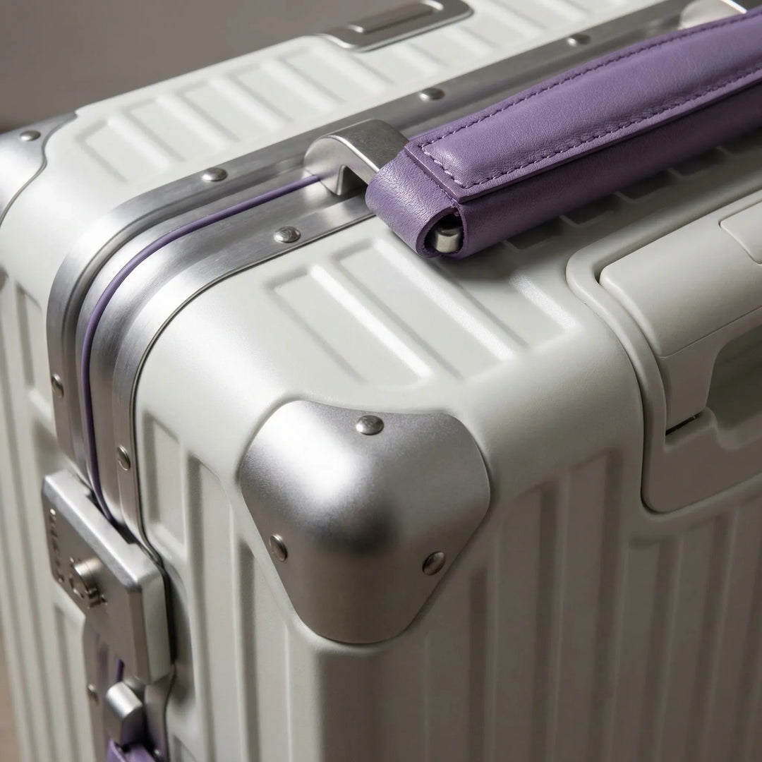 Rigid Hard Shell Suitcase - Valiura
