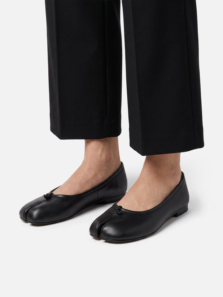 Split-Toe Ballet Flat with Knotted Strap and Flat Sole 3
