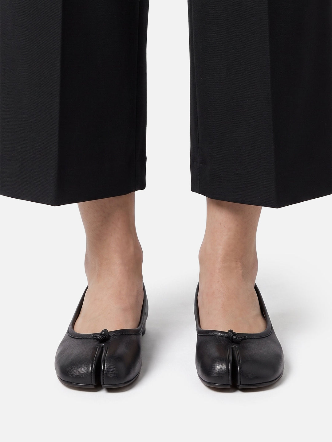 Split-Toe Ballet Flat with Knotted Strap and Flat Sole 4