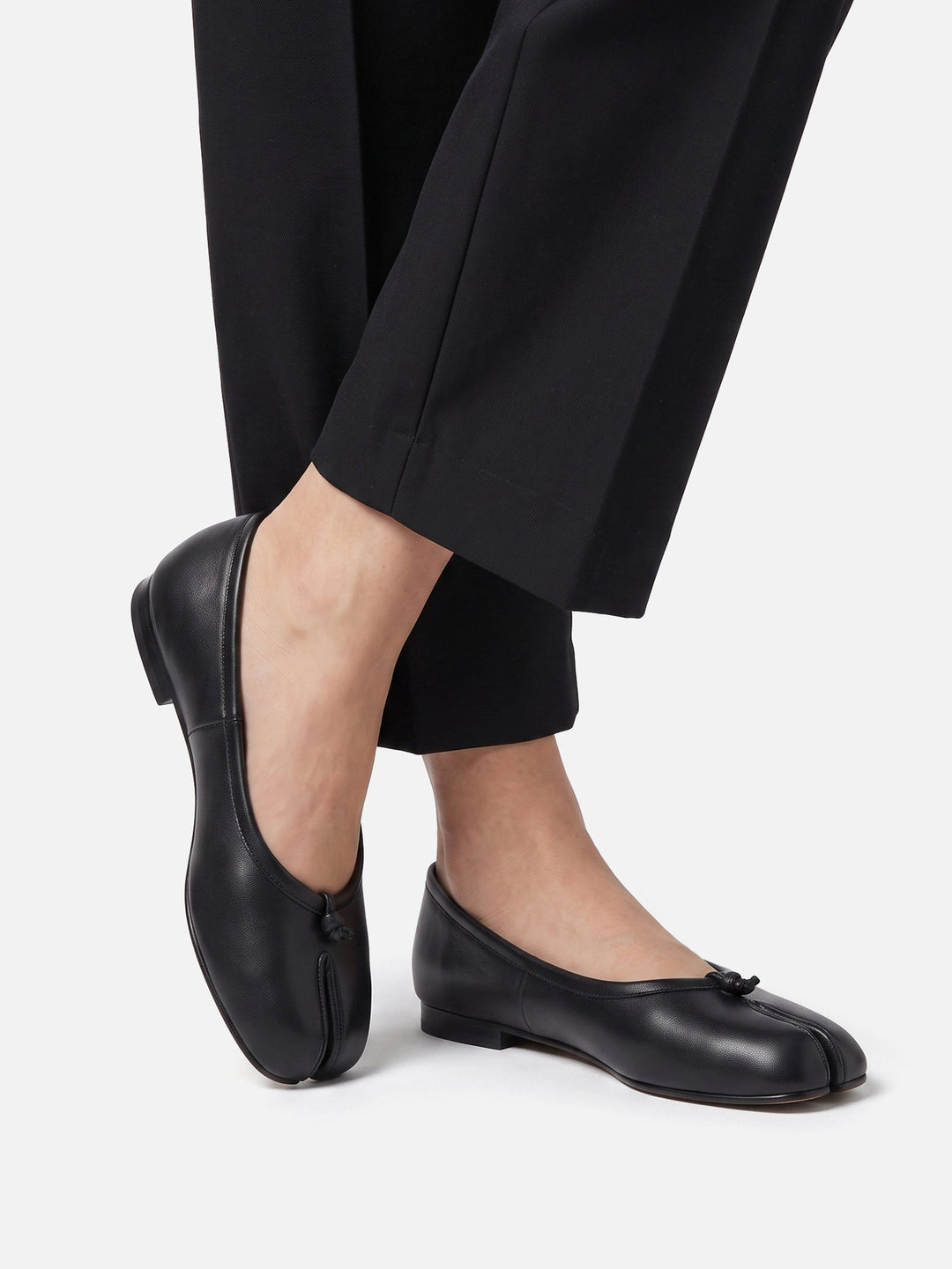 Split-Toe Ballet Flat with Knotted Strap and Flat Sole 5
