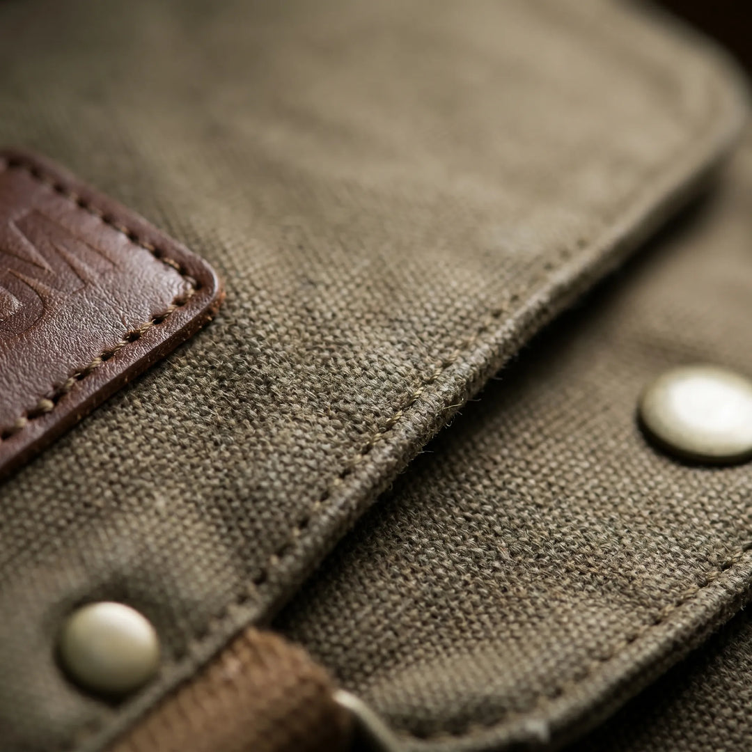 Vintage-Style Crossbody Messenger Bag - Kaelven