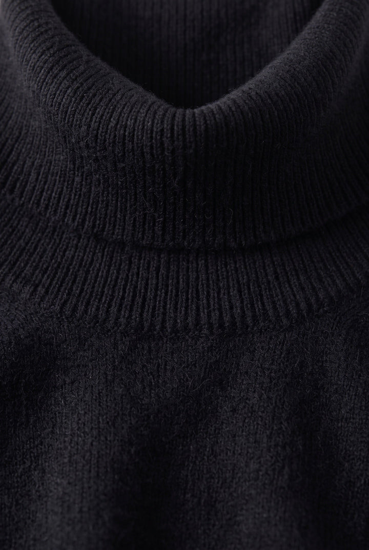 Women's Roll Neck Sweater with Ribbed Trims 3
