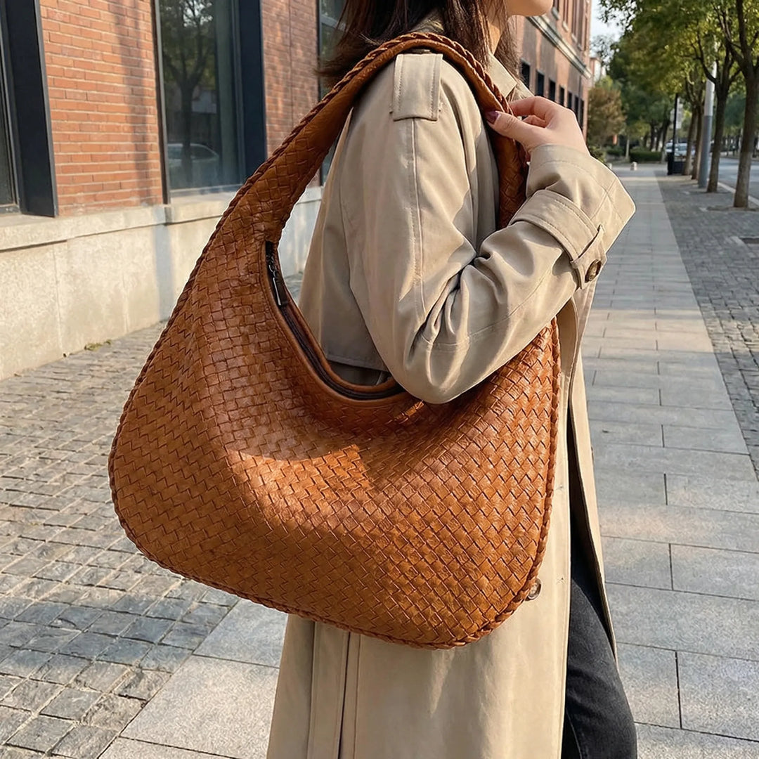 Woven Shoulder Bag - Vovelia