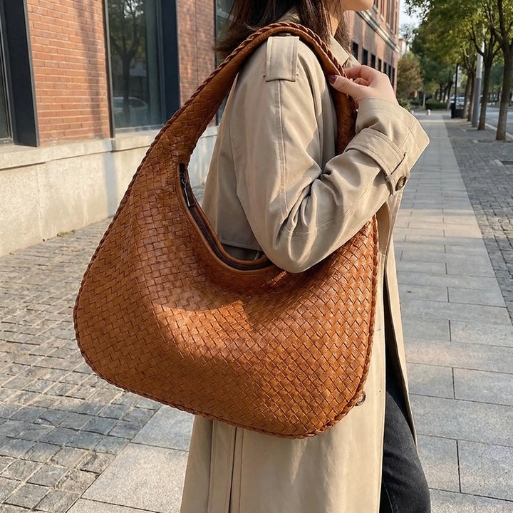 Woven Shoulder Bag - Vovelia