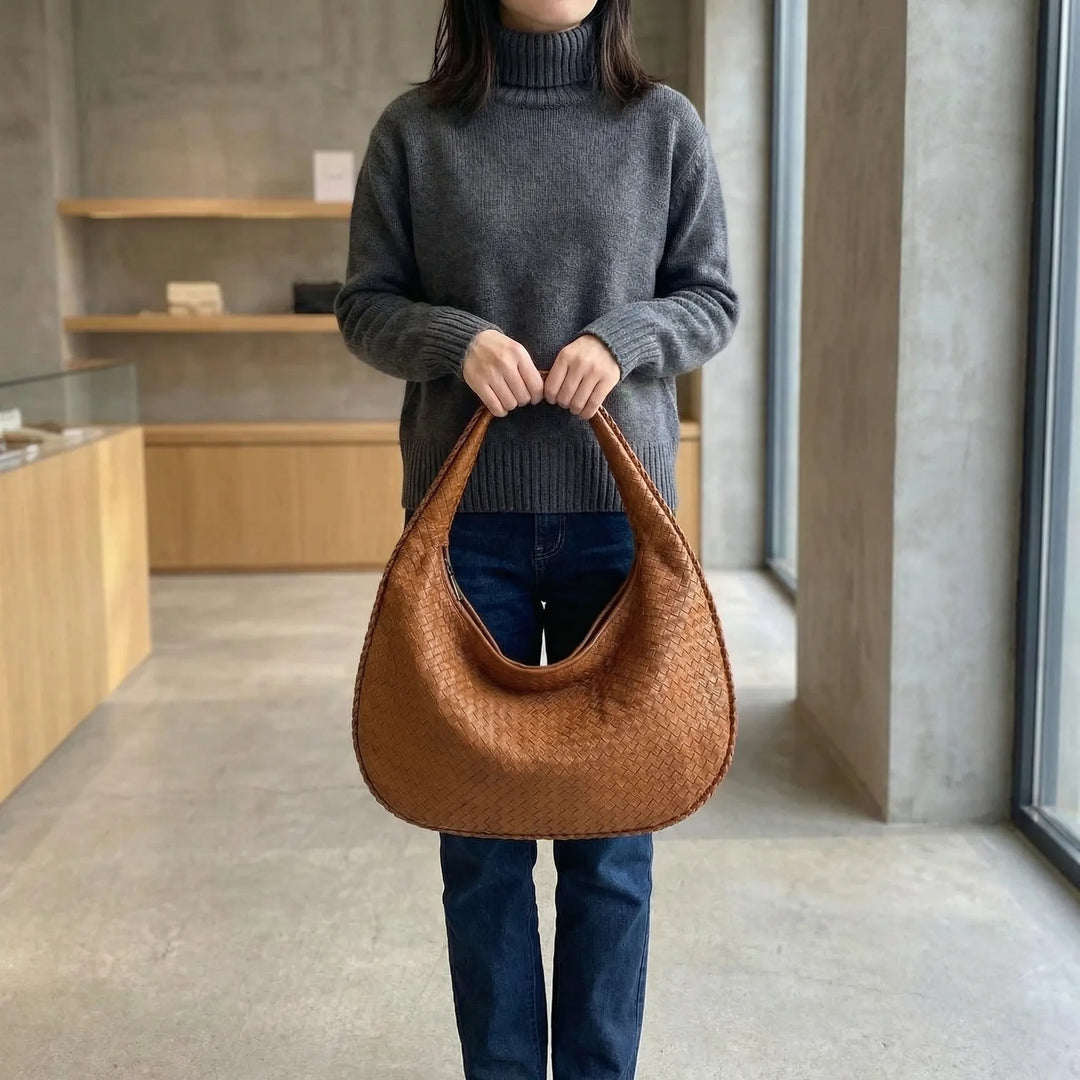 Woven Shoulder Bag - Vovelia