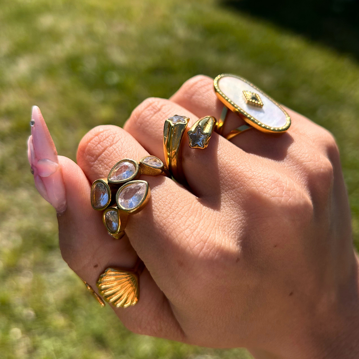 Lustre Adjustable Ring with Pear-Shaped Crystals 4