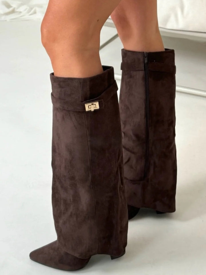Elegant Women's Shoes in High Quality - Golden Details 9