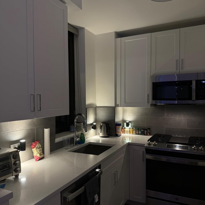 NightLuxe Bauhaus Design Night Lamp - Dimmable LED 3