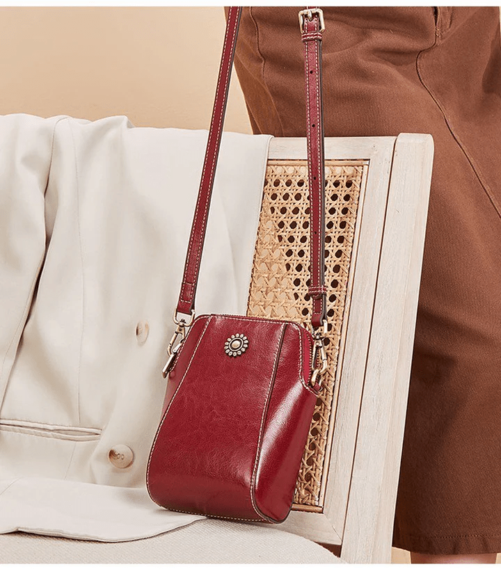 Retro Leather Crossbody Bag with Adjustable Strap 5