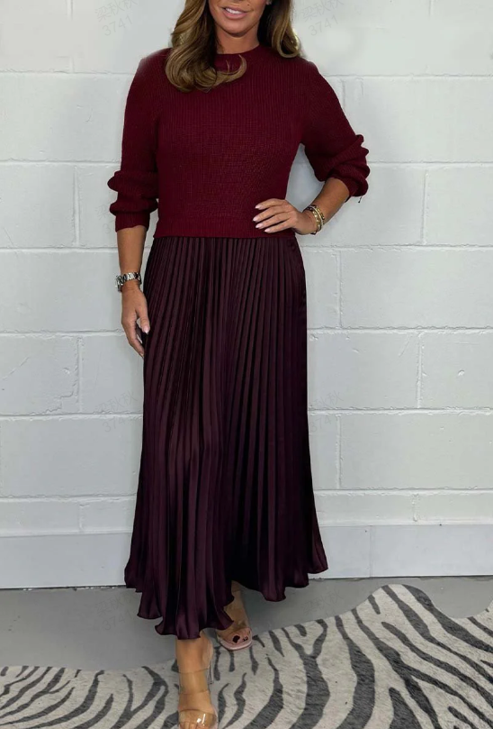 Sweatshirt Dress with Pleated Maxi Skirt and Patchwork Print 4